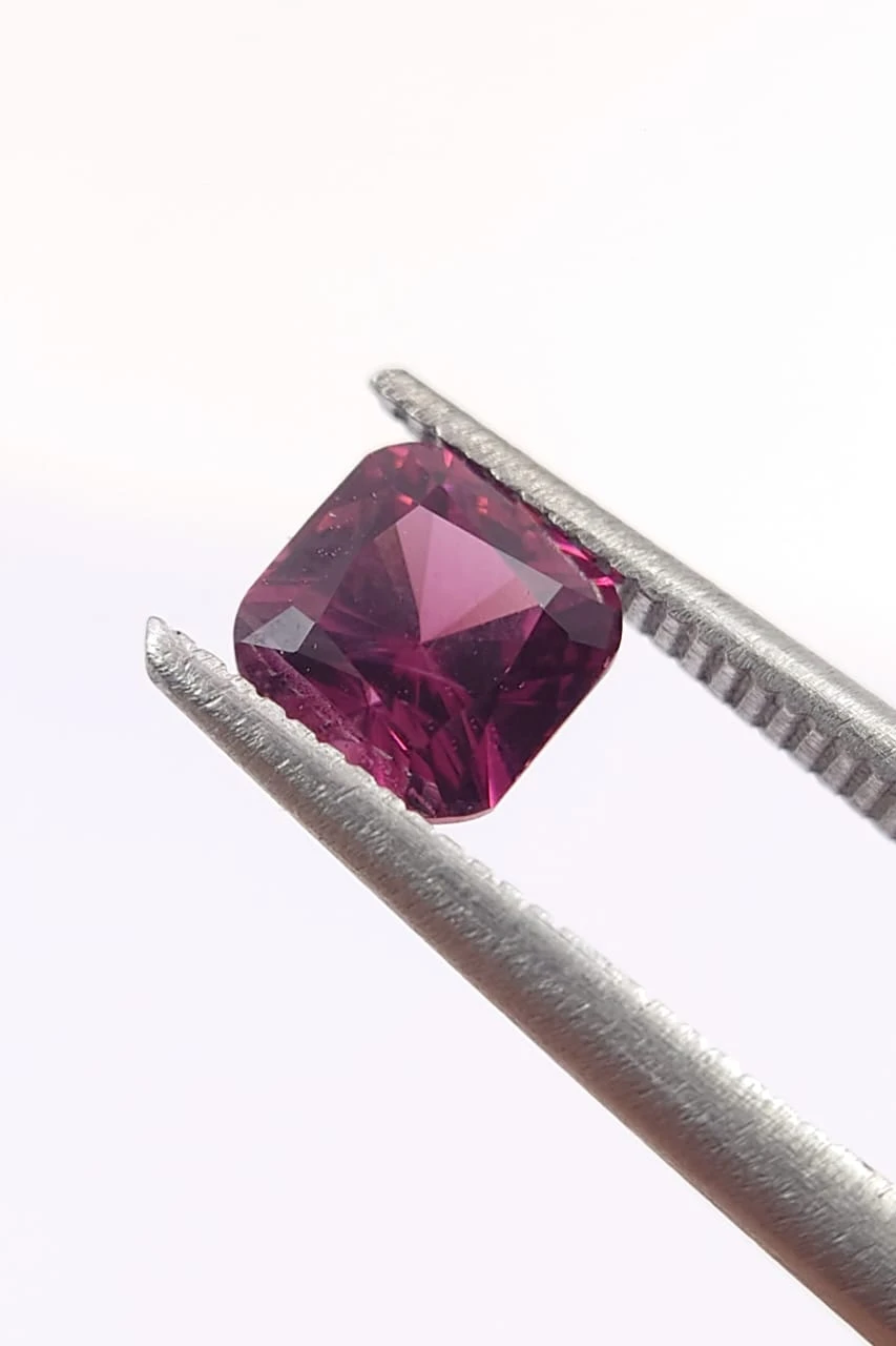 1.08ct Natural Pinkish Red Malaya Garnet Loose Gemstone From Tanzania — view 6
